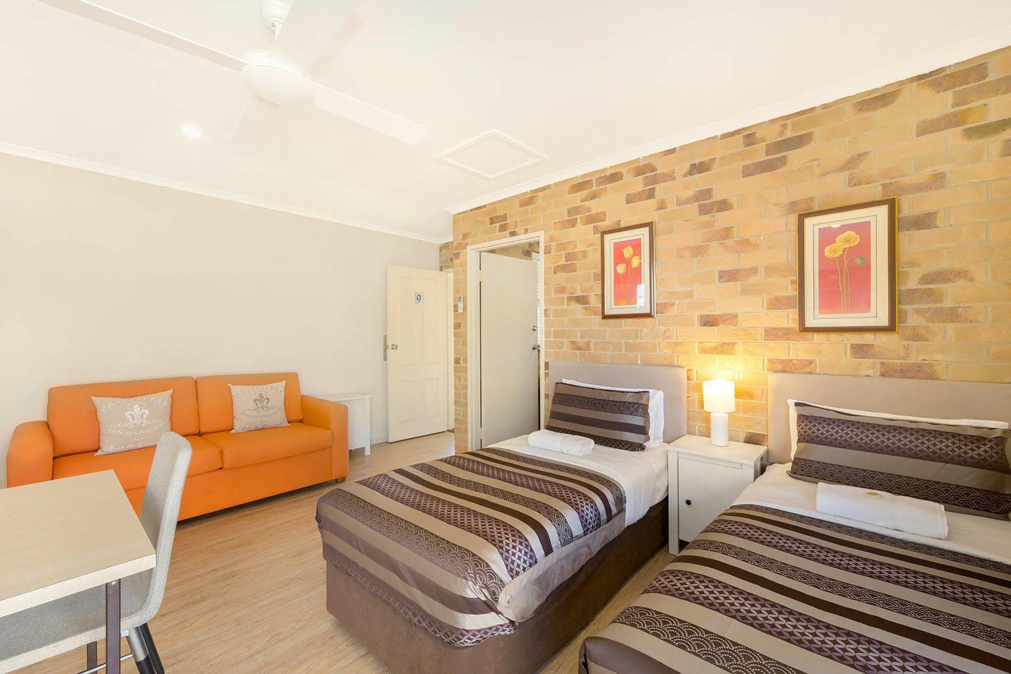 Travellers Lodge *